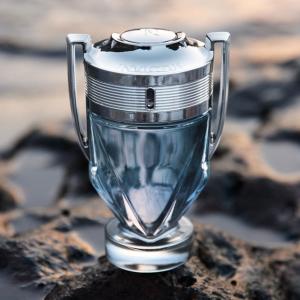 INVICTUS Eau de Toilette 200ML Invictus il suo profumo è quello della vittoria.
